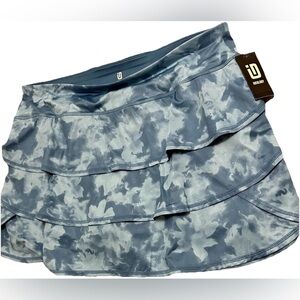 Woman’s XL NWT Skort Ideology
Teal Blue Athletic Skirt with Shorts